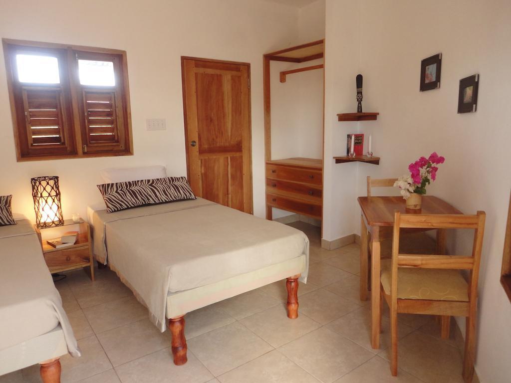 Kudehya Guesthouse Treasure Beach Szoba fotó